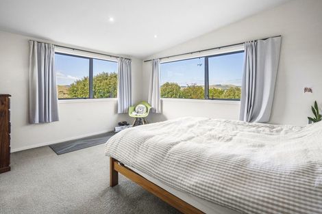 Photo of property in 42 Waverton Terrace, Churton Park, Wellington, 6037