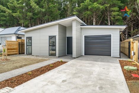 Photo of property in 30 Te Ara O Roimata, Wainuiomata, Lower Hutt, 5014
