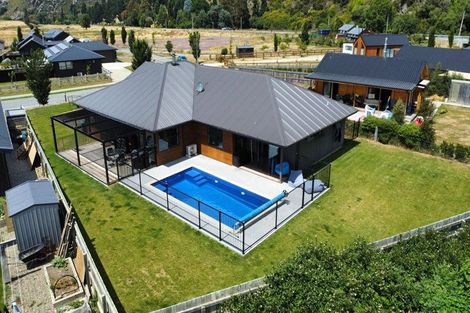 Photo of property in Luggate Park, 20 Cooper Crescent, Luggate, Cromwell, 9383