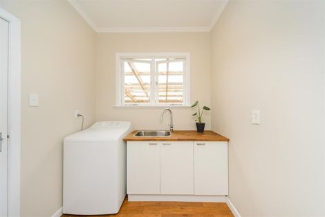 Photo of property in 15 Maunder Street, Marton, 4710