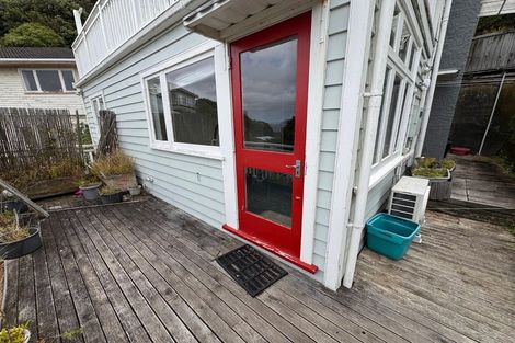 Photo of property in 47 Hungerford Road, Lyall Bay, Wellington, 6022
