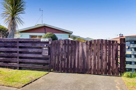 Photo of property in 198 Waihi Road, Hawera, 4610