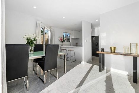 Photo of property in 34 Aikmans Road, Merivale, Christchurch, 8014