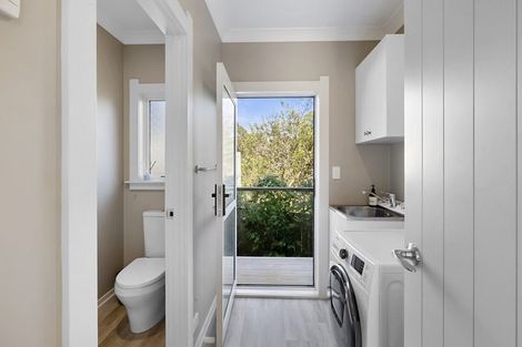 Photo of property in 50a Carrington Street, Lower Vogeltown, New Plymouth, 4310