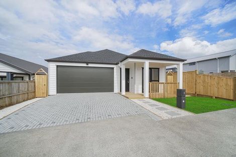 Photo of property in 8 Enchantment Lane, Karaka, Papakura, 2113