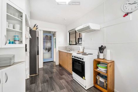 Photo of property in 33 Strid Road, Te Atatu South, Auckland, 0610