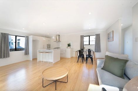 Photo of property in 1/134 Mcleod Road, Te Atatu South, Auckland, 0610