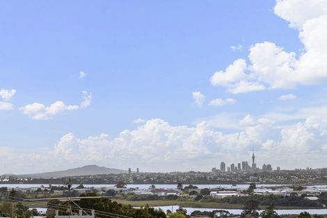 Photo of property in 29 Te Atatu Road, Te Atatu South, Auckland, 0610