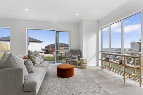 Photo of property in 114 Joseph Street, Flat Bush, Auckland, 2019