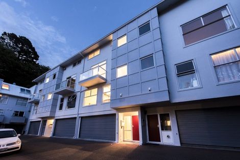 Photo of property in Fernhill Flats, 11/324u The Terrace, Te Aro, Wellington, 6011