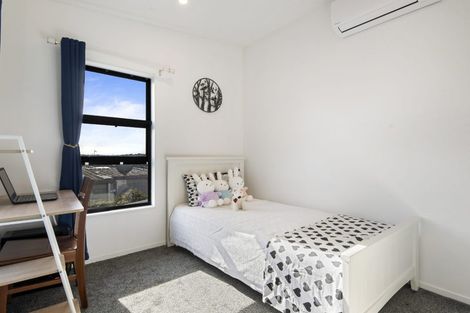 Photo of property in 61b Knights Road, Rothesay Bay, Auckland, 0630