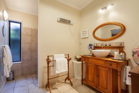 Photo of property in 33 Palm Springs Boulevard, Papamoa Beach, Papamoa, 3118