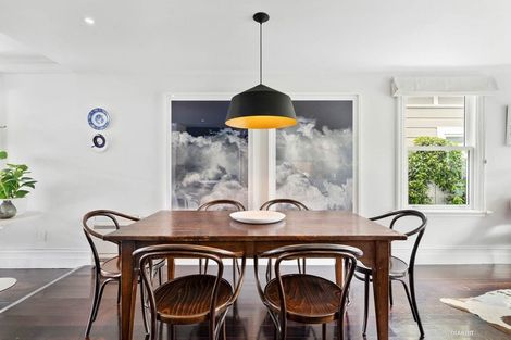 Photo of property in 18 Farm Road, Northland, Wellington, 6012