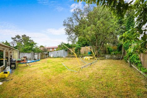 Photo of property in 25 Hutchinson Avenue, New Lynn, Auckland, 0600