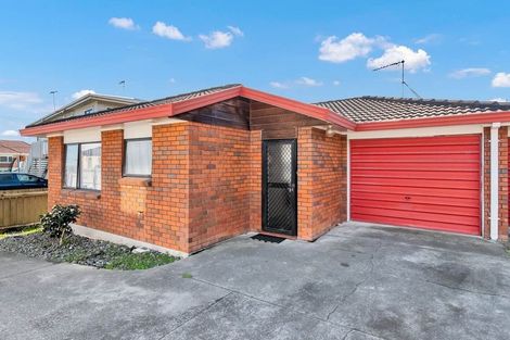 Photo of property in 2/6 Menary Street, Papakura, 2110