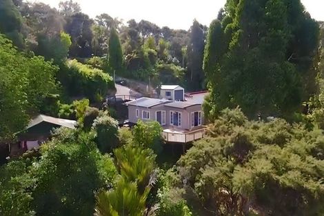 Photo of property in 65 Takahe Road, Titirangi, Auckland, 0604