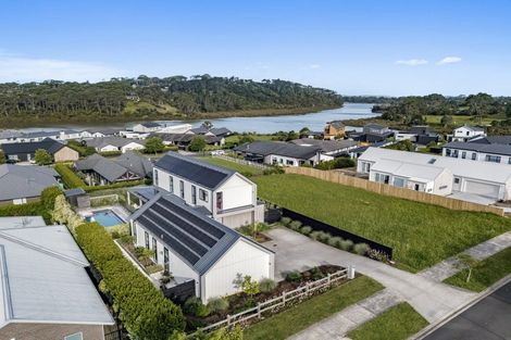 Photo of property in 17 Dinning Road, Riverhead, 0820