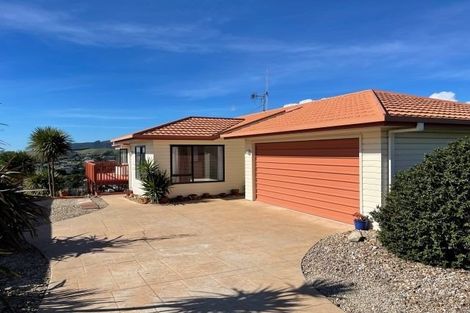 Photo of property in 18 Philomel Crescent, Bayswater, Auckland, 0622