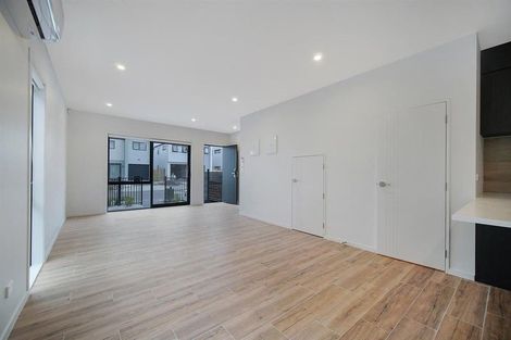 Photo of property in 11 Aramata Road, Papakura, 2110