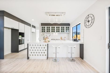 Photo of property in 70 Ksenia Drive, Flat Bush, Auckland, 2019