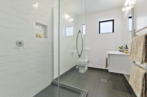Photo of property in 18/104u Maupuia Road, Maupuia, Wellington, 6022