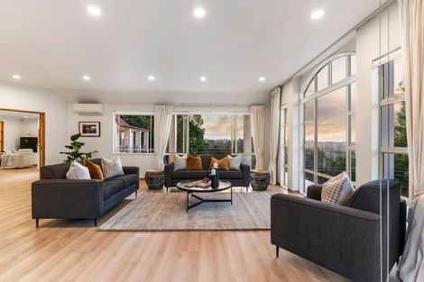 Photo of property in 27 Warman Road, Okura, Auckland, 0792