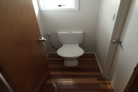 Photo of property in 74 Neil Avenue, Te Atatu Peninsula, Auckland, 0610