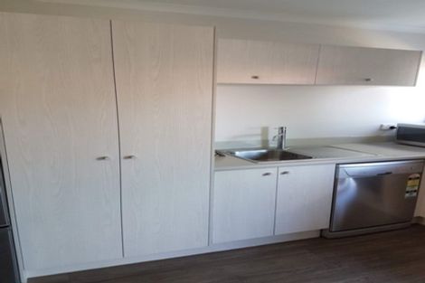 Photo of property in 37 Chiefs Court, Hamilton East, Hamilton, 3216
