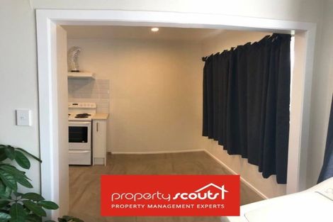 Photo of property in 70 Flanshaw Road, Te Atatu South, Auckland, 0610