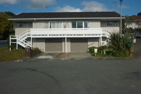 Photo of property in 12b Halyard Place, Whitby, Porirua, 5024