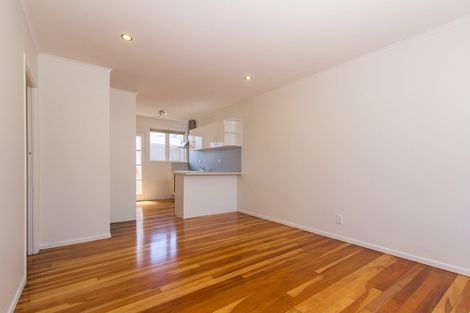 Photo of property in 11 Rewa Street, New Lynn, Auckland, 0600
