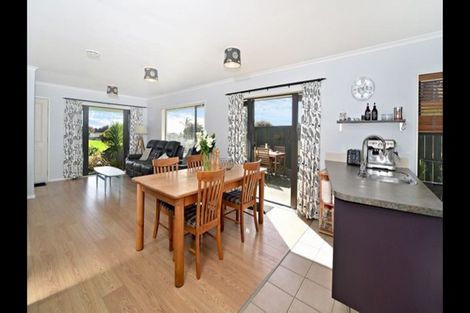 Photo of property in 13 Earnslaw Crescent, Clover Park, Auckland, 2019