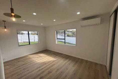 Photo of property in 1/54 Trias Road, Totara Vale, Auckland, 0629