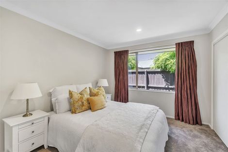Photo of property in 8 Dunvegan Place, Harewood, Christchurch, 8051
