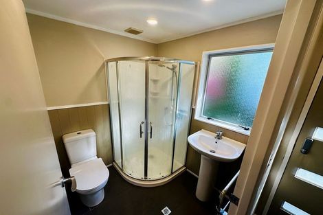 Photo of property in 92 Thurleigh Grove, Karori, Wellington, 6012