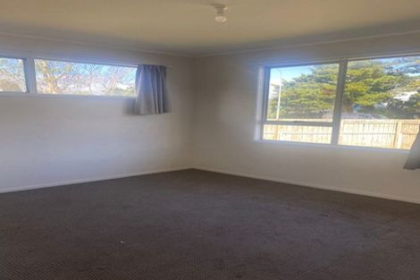 Photo of property in 2 Adel Place, Weymouth, Auckland, 2103