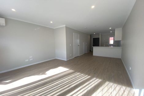 Photo of property in 2/125b Metcalfe Road, Ranui, Auckland, 0612