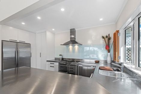 Photo of property in 29 Lyndhurst Road, Te Atatu South, Auckland, 0610