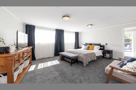 Photo of property in 23a Riserra Drive, Ranui, Auckland, 0612