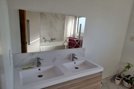 Photo of property in 1435 Whangaparaoa Road, Army Bay, Whangaparaoa, 0930