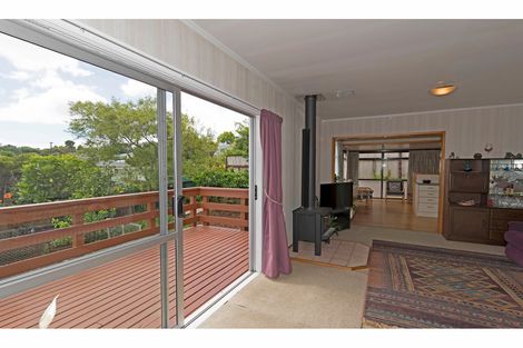 Photo of property in 23 Robert Burke Place, Henderson, Auckland, 0612
