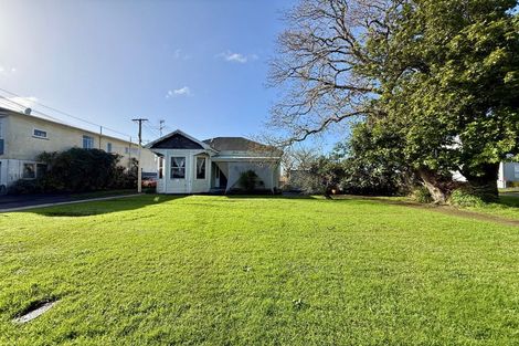Photo of property in 137 Birkenhead Avenue, Birkenhead, Auckland, 0626