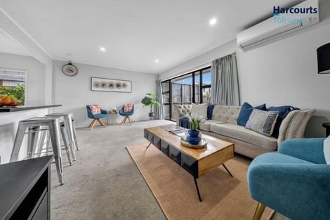 Photo of property in 67 Manuroa Road, Takanini, 2112