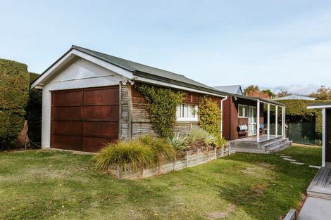 Photo of property in 3 Beech Street, Wanaka, 9305