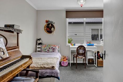 Photo of property in 20 Dudley Road Lower, Inglewood, 4386