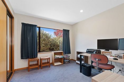 Photo of property in 24 Inglewood Place, Avonhead, Christchurch, 8042