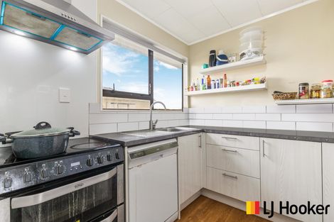Photo of property in 2 Zircon Place, Wiri, Auckland, 2104