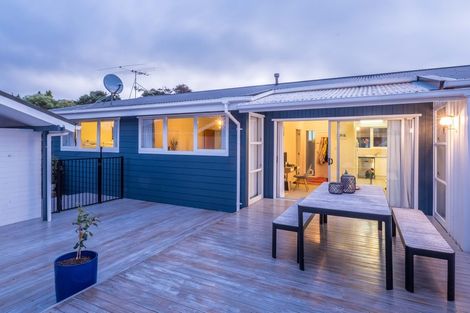 Photo of property in 2 Cranwell Street, Churton Park, Wellington, 6037