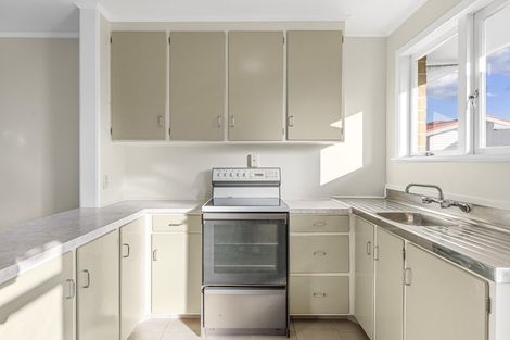 Photo of property in 3/222 Edmonton Road, Te Atatu South, Auckland, 0610