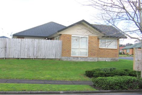 Photo of property in 1 Millisle Place, East Tamaki Heights, Auckland, 2016